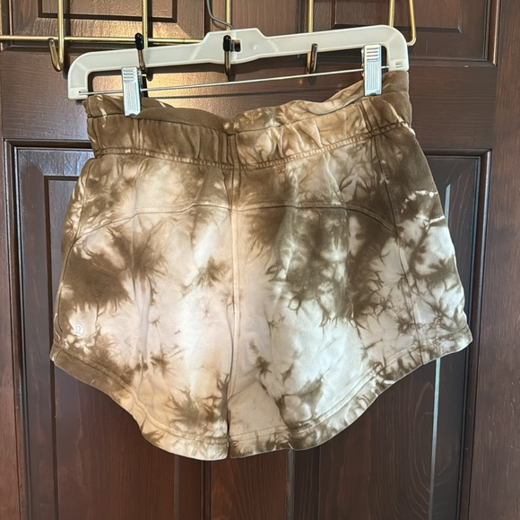 Lululemon Sweatpants Short - Picture 2 of 4